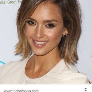 Meet your Posher, Mona